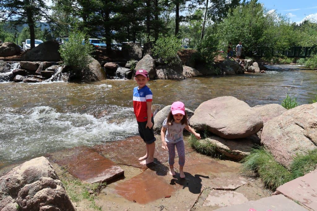 gateway towns to Rocky Mountain National Park